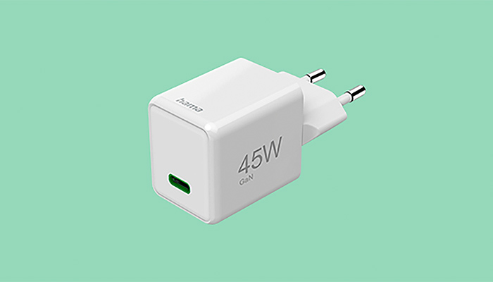 Abbildung eines Schnellladeadapters mit Aufdruck 45W.