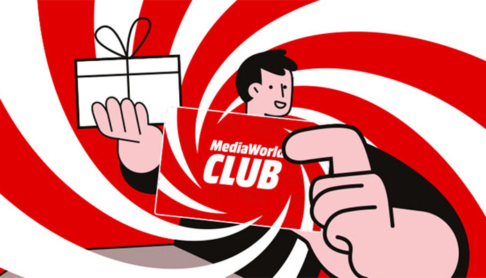 Uomo che tiene un regalo e una tessera rossa "MediaWorld Club" su sfondo a spirale bianco e rosso.