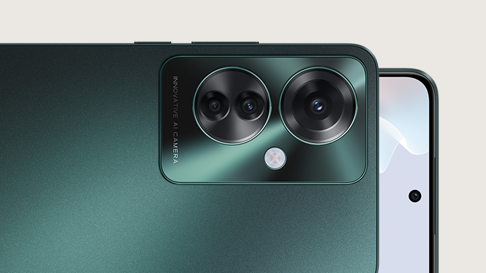 Il telefono verde ha due fotocamere circolari, un flash e la scritta "INNOVATIVE AI CAMERA". Si vede anche lo schermo.