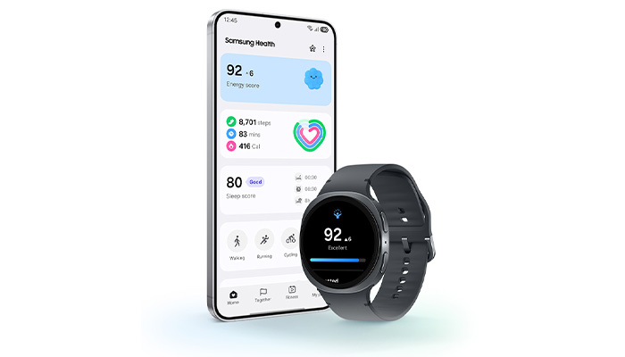 telefono samsung con l'app Health aperta e uno smartwatch nero vicino