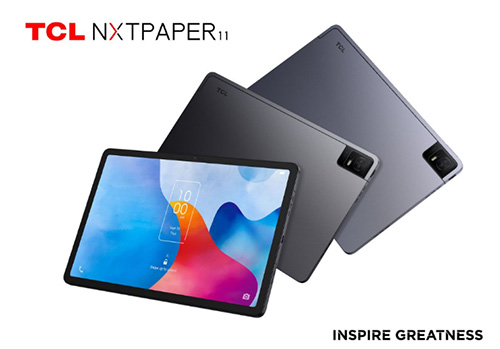 Tre tablet grigi in prospettiva su sfondo bianco. Lo schermo del tablet in primo piano mostra forme astratte colorate.