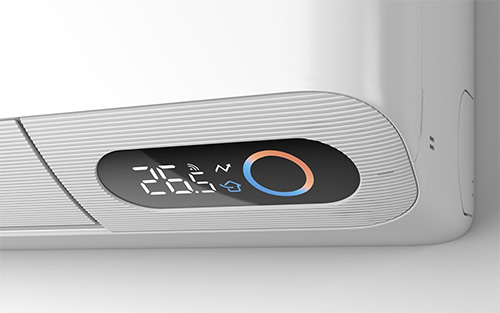 Condizionatore bianco con display che indica 26.5 gradi, simbolo Wi-Fi e anello arancione/blu.