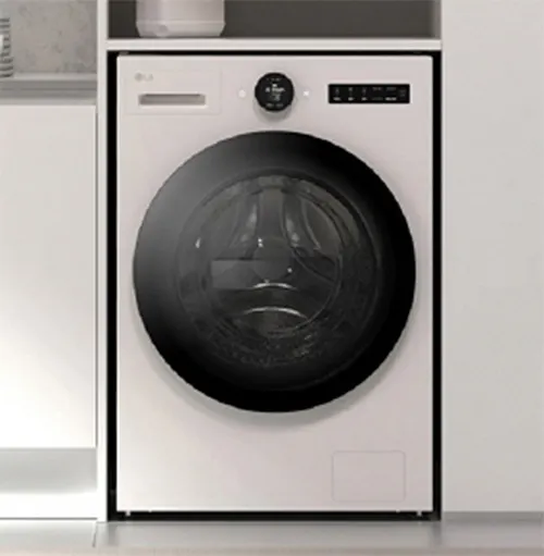 Lavatrice bianca con oblò nero e pannello di controllo in una stanza luminosa.