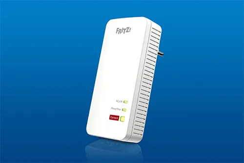 Amplificatore WiFi bianco su sfondo blu, con spie verdi e rosse. Marca FRITZ! in alto.