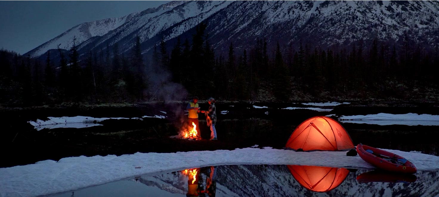 paesaggio innevato notturno