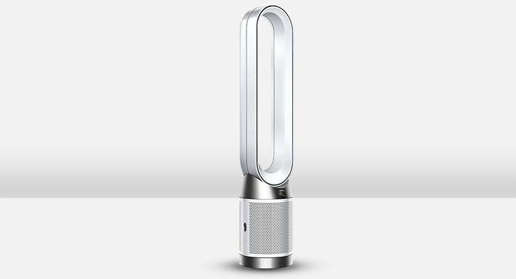Ventilatore Dyson bianco e argento su sfondo bianco. Il ventilatore ha una forma ovale allungata.