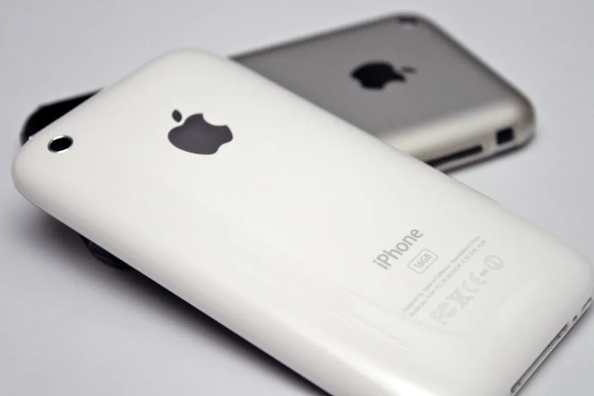 Il primo iPhone della storia nasce nel 2007.