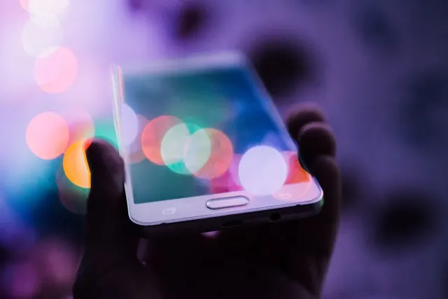 Gli smartphone del futuro potrebbero integrare spettrometri in miniatura aprendo ad una vasta gamma di nuove funzionalità.