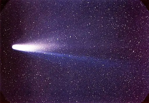 La cometa Swift-Tuttle appartiene alla stessa famiglia della cometa di Halley e il suo passaggio genera lo sciame meteorico che dà origine alle "stelle cadenti" di San Lorenzo.
