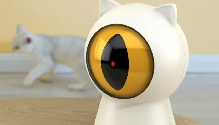 un giocattolo a forma di gattino