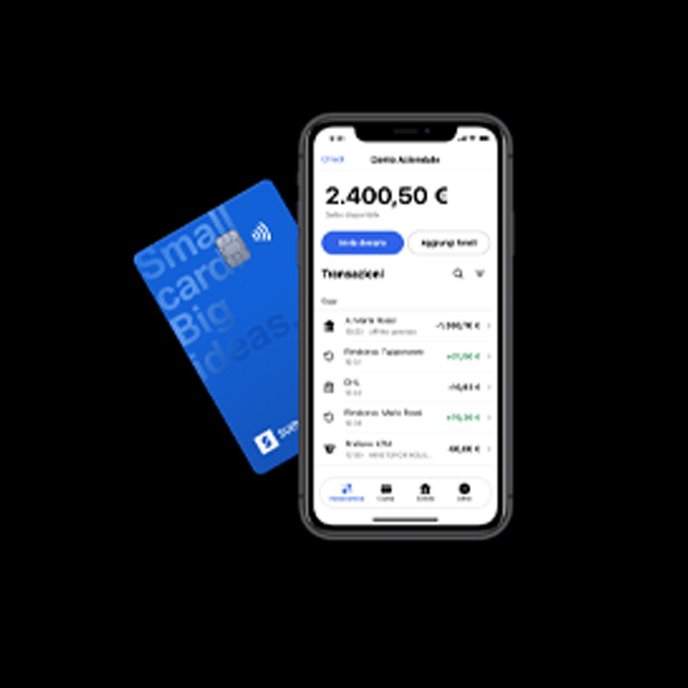 Carta blu con testo e smartphone che mostra un'app di finanza su sfondo nero.