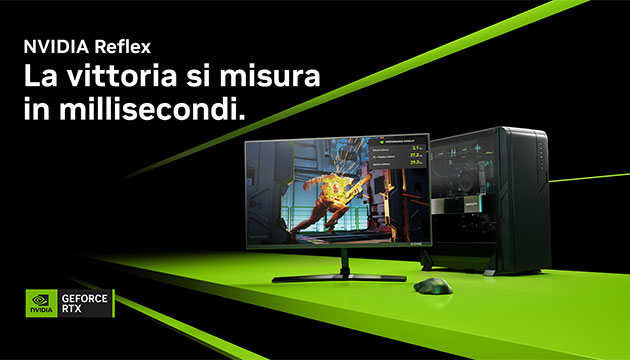 Monitor con videogioco, PC nero e mouse su superficie verde. Sfondo nero con scritte bianche e strisce verdi.