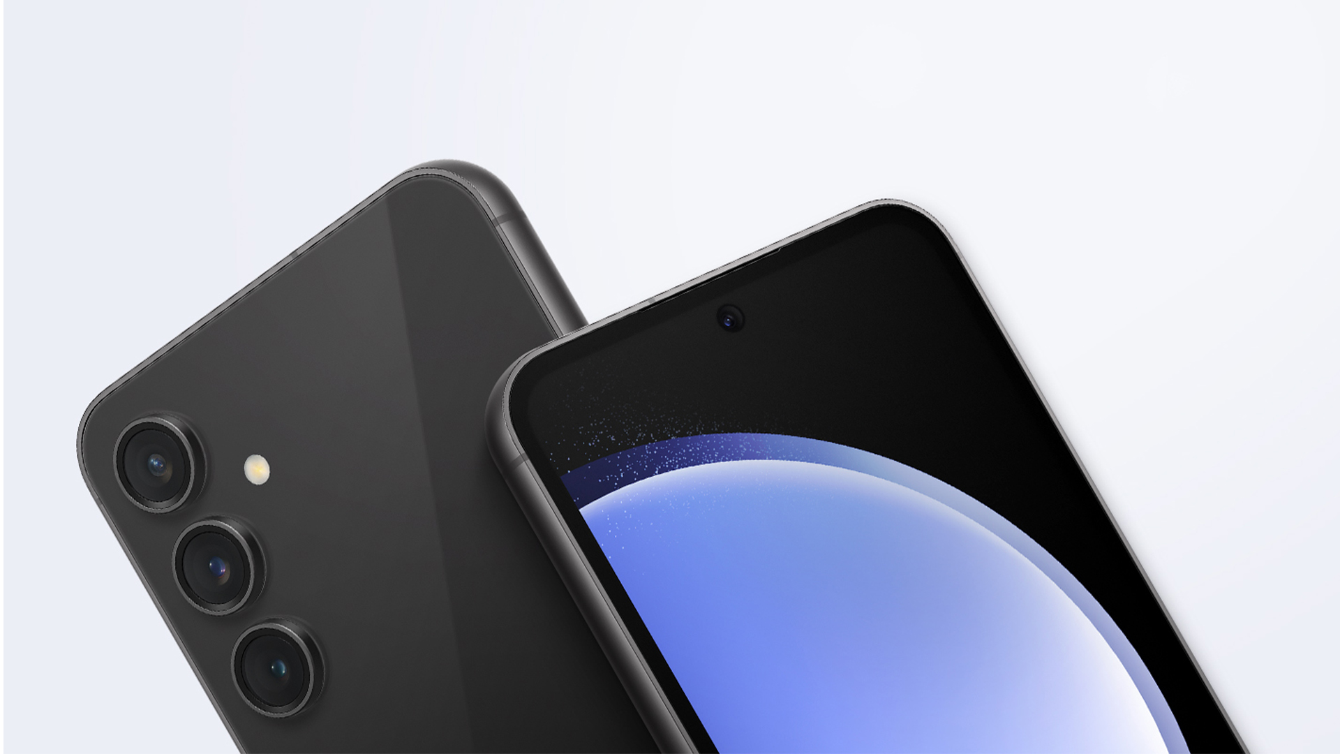 Due telefoni neri su sfondo bianco. Uno mostra tre fotocamere posteriori e l'altro uno schermo blu.