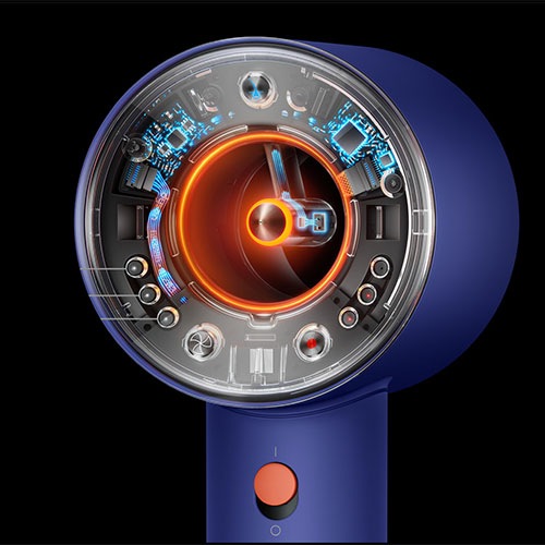 Asciugacapelli blu con un cerchio arancione centrale e dettagli interni trasparenti su sfondo nero.