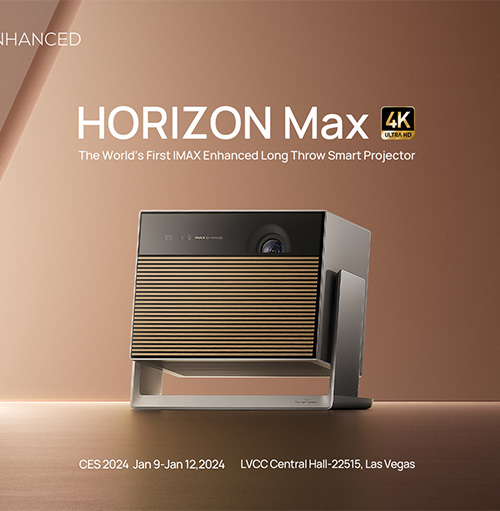 Proiettore Horizon Max 4K su sfondo marrone. Il dispositivo � nero e grigio con strisce orizzontali dorate.