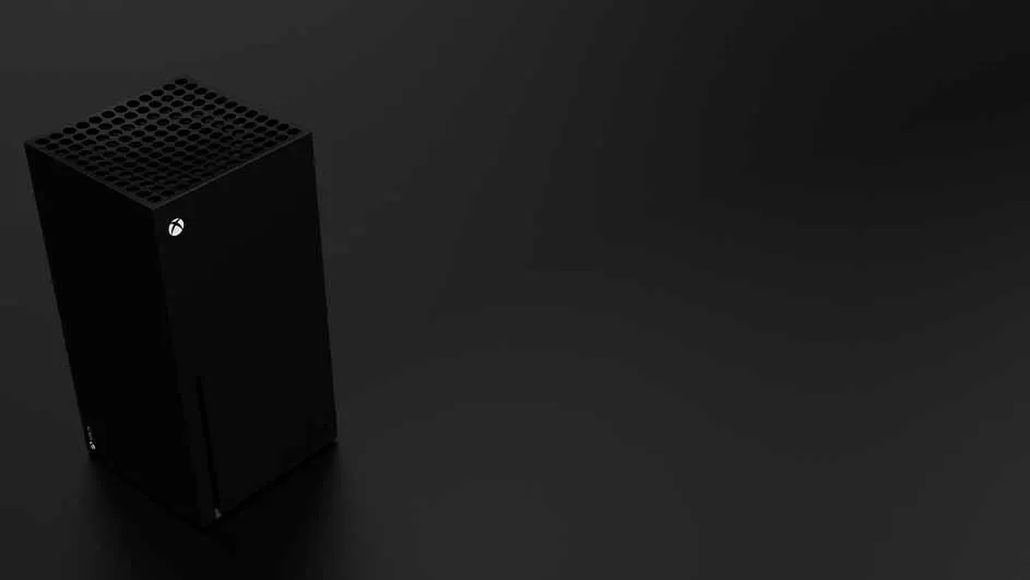 Een zwarte Xbox Series X-console staat links op een donkere achtergrond. Het Xbox-logo is zichtbaar.