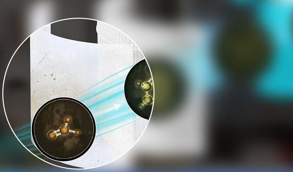 Close‑up van een luchtfilter met blauwe luchtstroom; ingezoomde cirkels tonen kleine moleculen die door het materiaal worden vastgehouden.