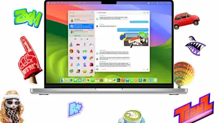 Een laptop toont een berichtenscherm omringd door stickers zoals een rode auto, een schuimvinger en een kat met zonnebril.