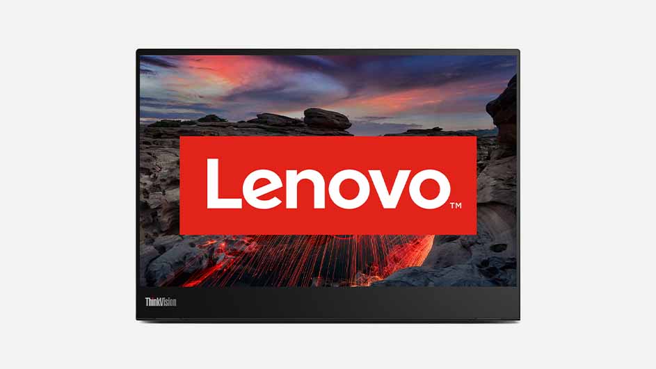 Laptop met rood Lenovo-logo tegen een achtergrond van rotsen en een kleurrijke zonsondergang. Het scherm is zwart omlijnd.