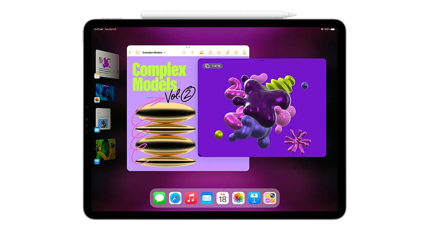 Een iPad met een stylus erop toont twee openstaande schermen met abstracte visuals en app-pictogrammen onderaan.