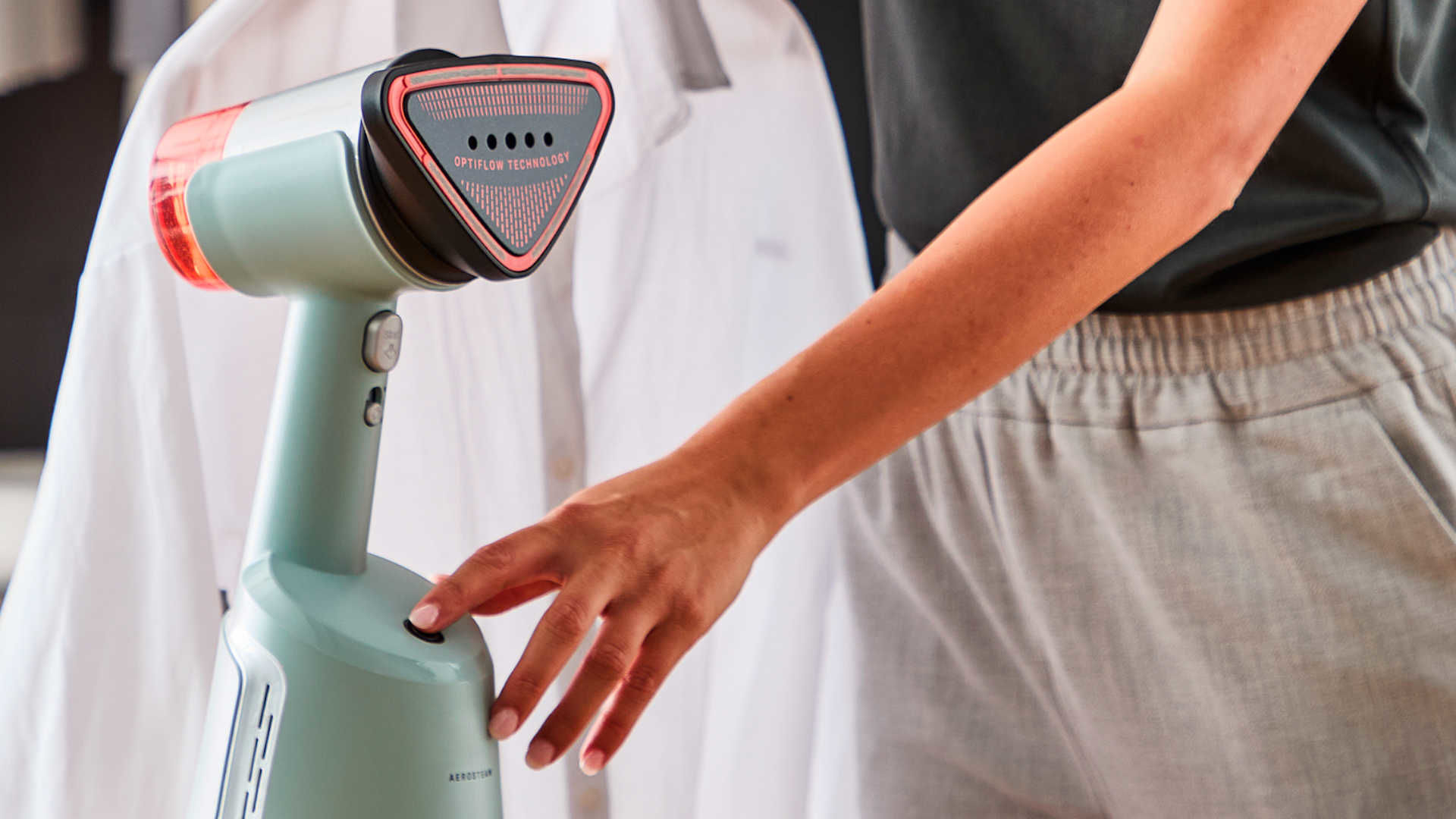 Tefal - AeroSteam DT9814 Düzleştirici Buharlı Dikey Ütü - Beyaz