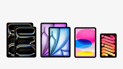 Op de afbeelding staan vijf verschillende Apple iPads, elk met een uniek en kleurrijk schermdesign, waaronder ook een iPad mini aan de rechterkant.