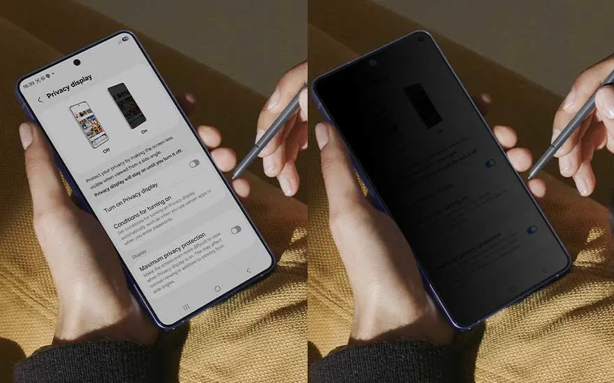 Close up van een hand met S Pen die een Samsung telefoon vasthoudt, links een helder privacy scherm en rechts hetzelfde scherm volledig verduisterd.
