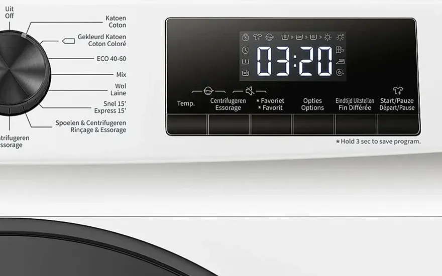 Een wasmachinebedieningspaneel met digitaal display dat 03:20 toont. Links een programmakeuzeknop met opties als Katoen, ECO, Wol en Snel 15'.
