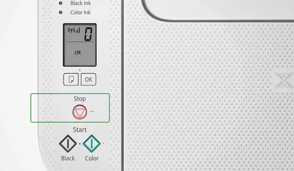 Close-up van een Canon‑printerpaneel met scherm, wifi‑icoon, OK‑toets, rode Stop‑knop en Startknoppen voor Zwart en Kleur op een getextureerd oppervlak.