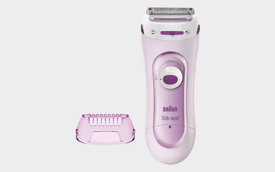 Een lila Braun Silk-épil epileerapparaat met afneembare opzetkop wordt getoond tegen een witte achtergrond.