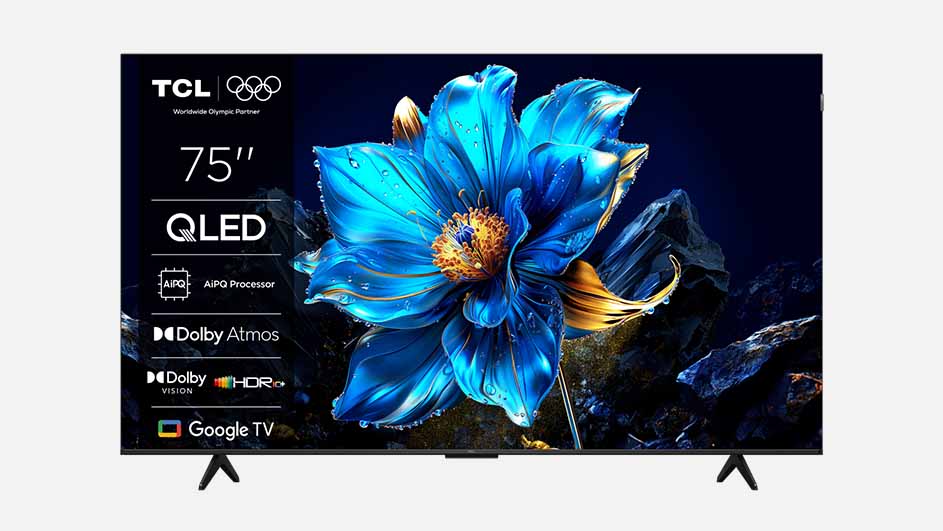 TCL QLED-televisie met een felblauwe bloem op het scherm, weergegeven tegen een witte achtergrond.