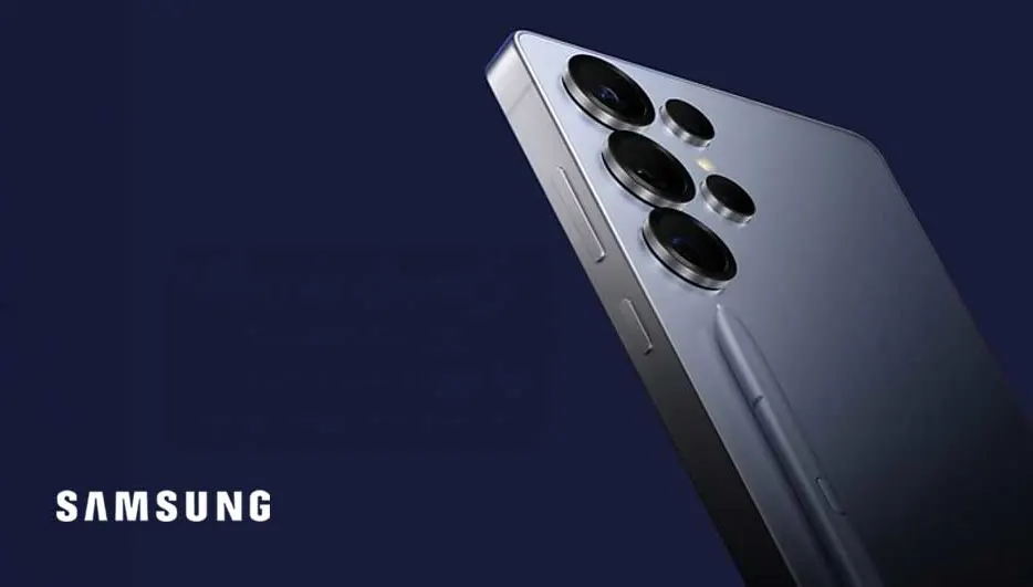 Op de afbeelding zie je een stijlvolle Samsung smartphone met vier camera’s op de achterkant en een geïntegreerde stylus.