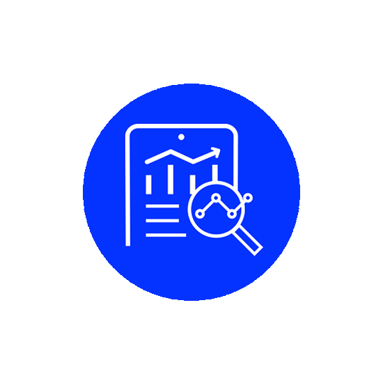 Witte lijngrafiek op blauwe achtergrond met een vergrootglas dat een datapunten visualiseert.