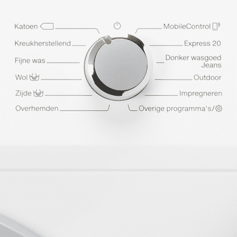 Een witte wasmachine met een zilveren draaiknop die de wasprogramma's aangeeft zoals Katoen, Wol en Outdoor.