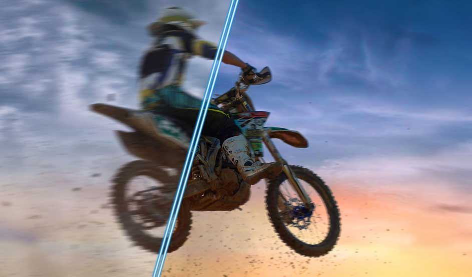 Een motorcrosser springt door de lucht; een schuine lijn splitst een wazige en een scherpe beeldweergave naast elkaar.