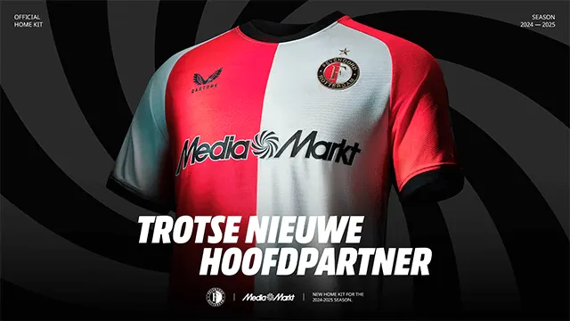 Shirt van Feyenoord met rood, wit en zwarte details, sponsorslogo "Media Markt". Achtergrond met zwarte, gebogen lijnen.