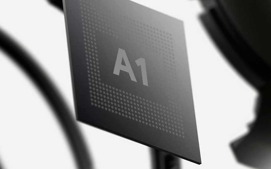 Close-up van de Tensor A1-chip, een belangrijk onderdeel in de Pixel Buds, die prestaties en slimme functies mogelijk maakt.