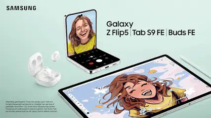 Samsung promoot de Galaxy Z Flip5, Tab S9 FE en Buds FE. Een telefoon, tablet met stylus en oordopjes zijn te zien.