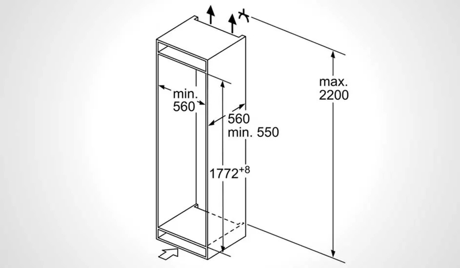 Technische tekening van een koelkast nis toont afmetingen: minimaal 560 mm breed, maximaal 2200 mm hoog en 1772+8 mm voor de deur. Merk is onbekend.