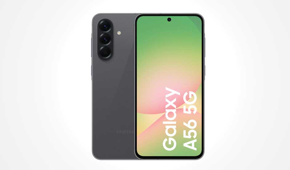 Een zwarte Samsung Galaxy A56 5G smartphone met groot scherm en drie camera’s op de achterkant. Merk: Samsung.