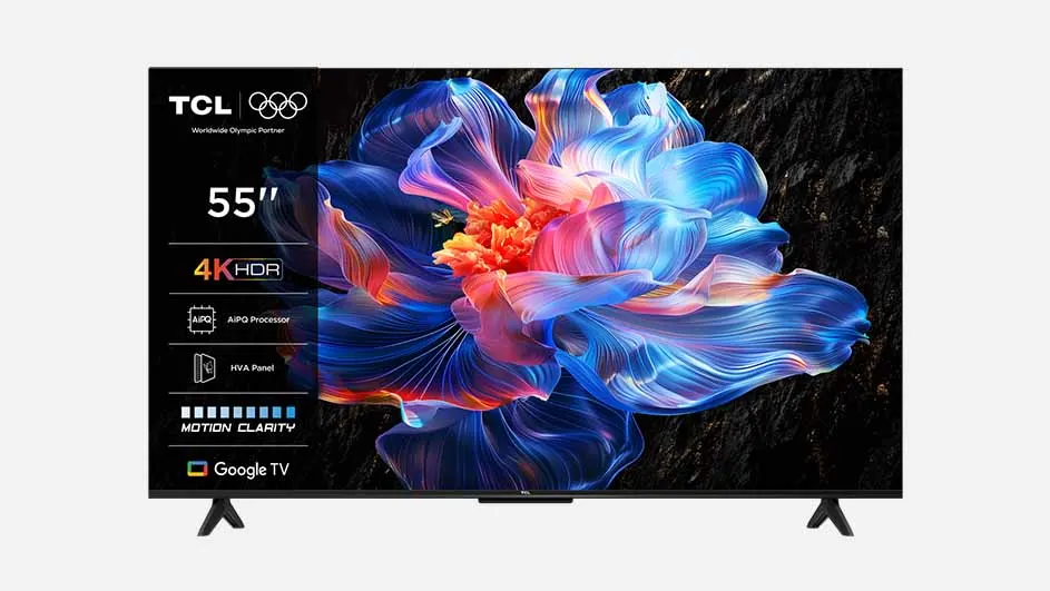 TCL 4K-televisie met kleurrijk bloemmotief op het scherm, staand op twee poten tegen een witte achtergrond.