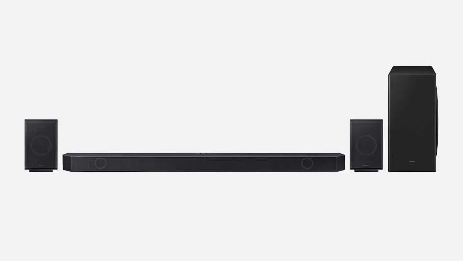 Samsung Cinematic Q-series Soundbar HW-Q930D met draadloze subwoofer en achterspeakers – levert meeslepend 9.1.4-kanaals geluid met Dolby Atmos voor een ultieme thuisbioscoopervaring.