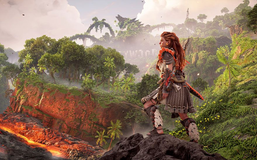 Een roodharige krijger vrouw kijkt uit over een weelderig tropisch landschap met vulkanische lava en groene jungle. 