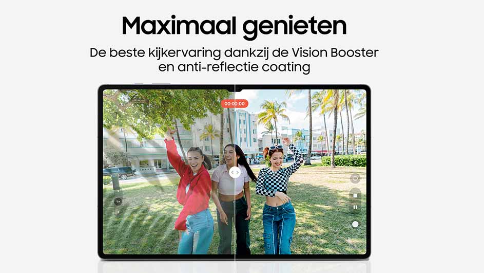 Tablet toont video van drie vrouwen in een park met palmbomen. De video heeft een tijdbalk bovenaan.