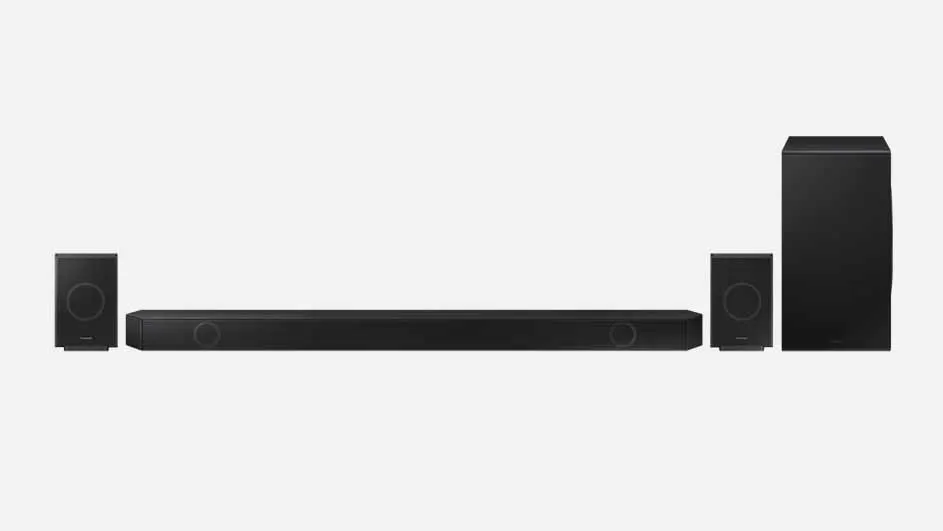 Samsung Cinematic Q-series Soundbar HW-Q990D met subwoofer en achterspeakers – biedt krachtig 11.1.4-kanaals geluid en Dolby Atmos voor een bioscoopwaardige beleving in je eigen woonkamer.