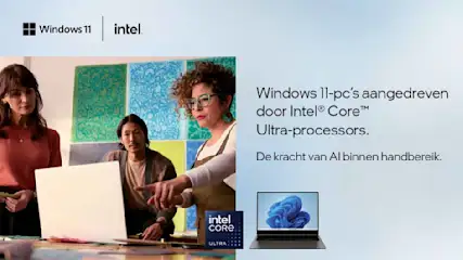 Drie mensen kijken naar een laptop in een atelier met kleurrijke kunst aan de muur. De Windows 11 en Intel logo's zijn zichtbaar.