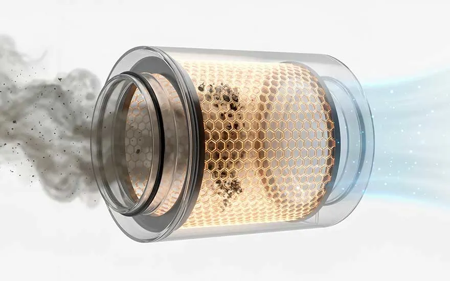 Doorsnede van een cilindrisch filter waarin zwarte rook wordt aangezogen, terwijl schone lucht aan de andere kant helder naar buiten stroomt.