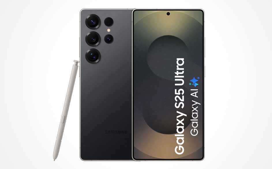 Een zwarte smartphone met drie grote camera’s achterop, naast een zilveren stylus; op het scherm staat “Galaxy S25 Ultra” en “Galaxy AI”.