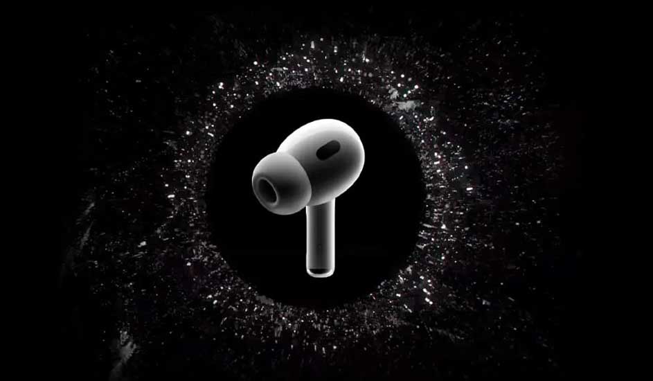 Een witte draadloze oordop staat centraal, omringd door een halo van witte spikkels tegen een zwarte achtergrond.