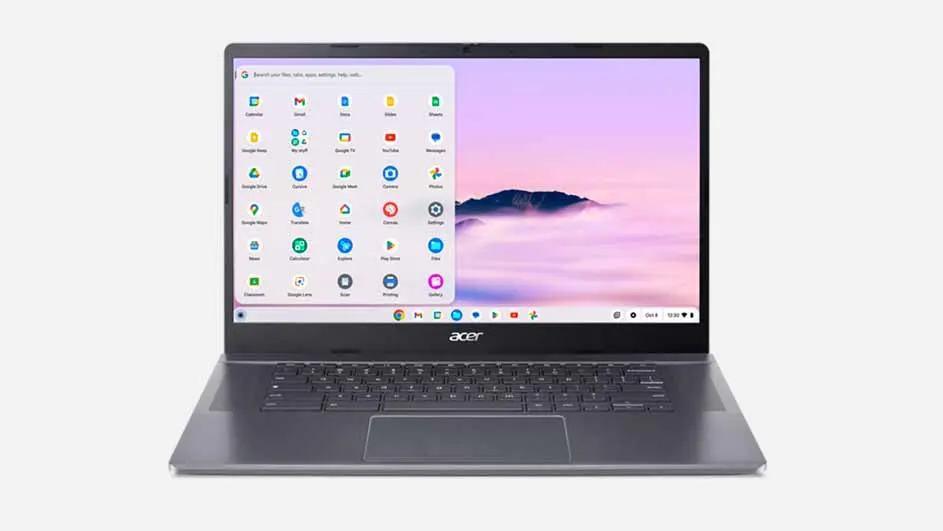 Een grijze laptop staat open op een witte achtergrond, met een scherm dat een menu en een wolkenachtergrond toont.